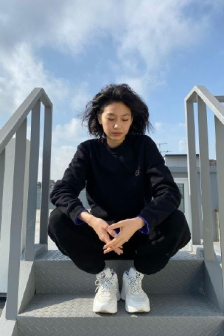 便利店的少女
